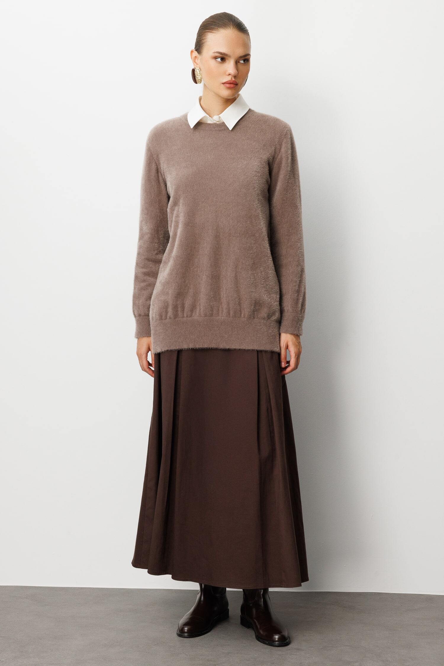 Mizalle Yuvarlak Yaka Oversize Yumuşak Dokulu Vizon Rengi Triko Kazak