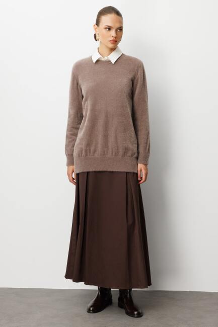 Mizalle Yuvarlak Yaka Oversize Yumuşak Dokulu Vizon Rengi Triko Kazak - Mizalle