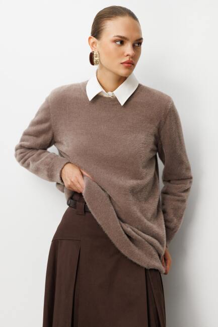 Mizalle Yuvarlak Yaka Oversize Yumuşak Dokulu Vizon Rengi Triko Kazak - Mizalle (1)