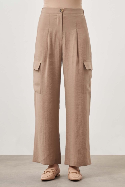 Mizalle Modal Karışımlı Bej Rengi Kargo Pantolon - Mizalle