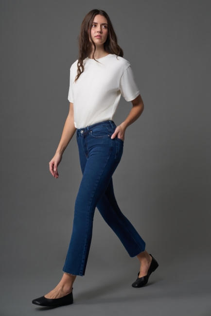 Mizalle Dar Kesim Straight Fit İndigo Mavi Denim Pantolon - Mizalle (1)