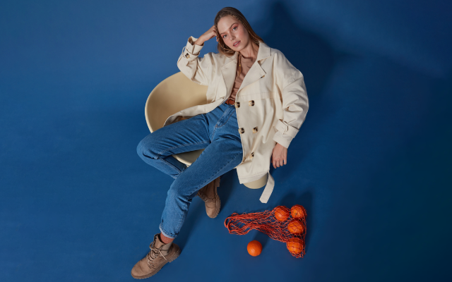 Mom Jean Pantolon Nasıl Kombinlenebilir?