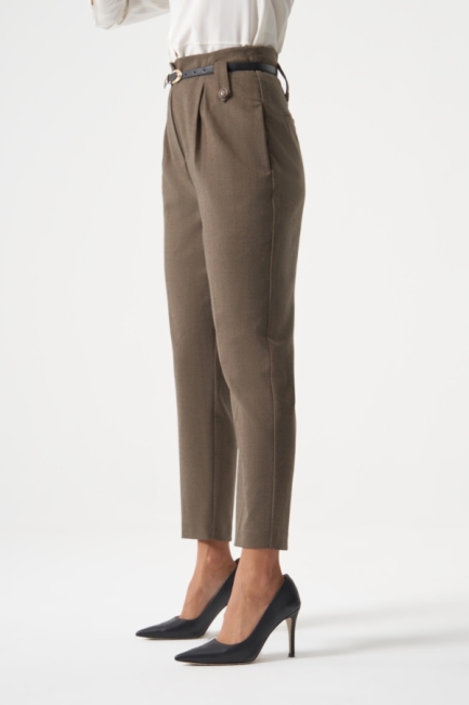 MZL Balıksırtı Dokuma Tek Pile Detaylı Kemerli Kahverengi Pantolon - MZL (1)