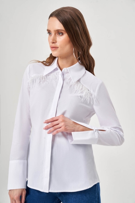 Mizalle Yaka Tüyü Detaylı Beyaz Gömlek - Mizalle