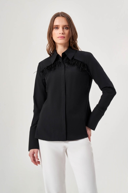 Mizalle Yaka Tüyü Detaylı Siyah Gömlek - Mizalle