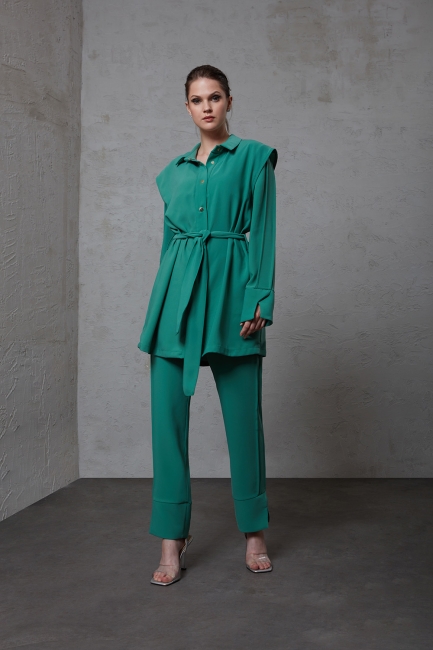 Mizalle Paçası Yırtmaçlı Klasik Yeşil Krep Pantolon - Mizalle (1)