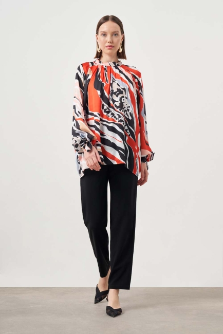 Mizalle Siyah Kırmızı Desenli Yüksek Yakalı Bluz - Mizalle (1)